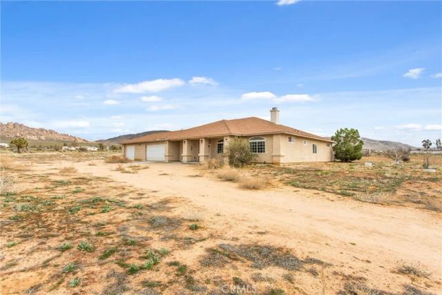 26525 Papago Road, Apple Valley, CA 92307