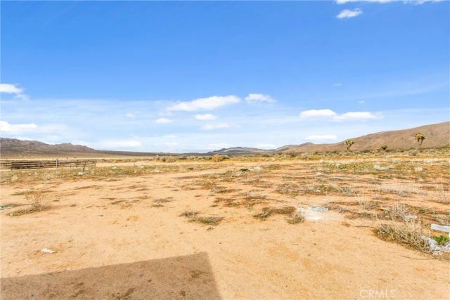 26525 Papago Road, Apple Valley, CA 92307
