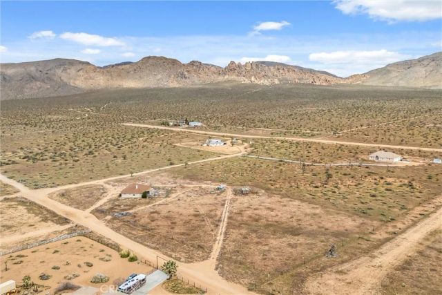 26525 Papago Road, Apple Valley, CA 92307