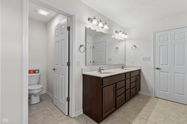 21445 Hanstock Drive, Noblesville, IN 46062