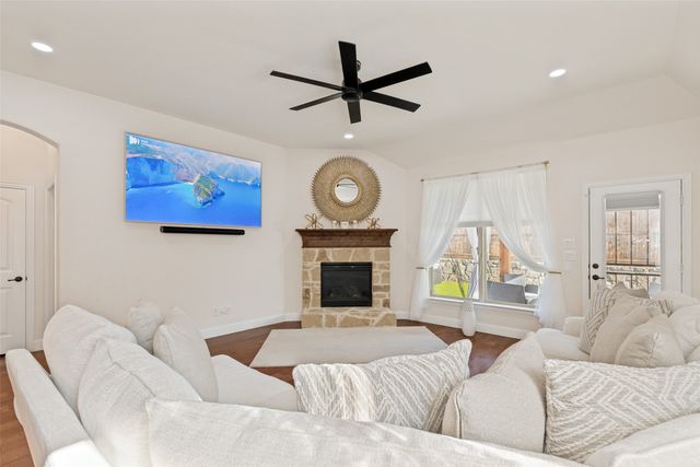 8600 Mccutchins Drive, Mckinney, TX 75070