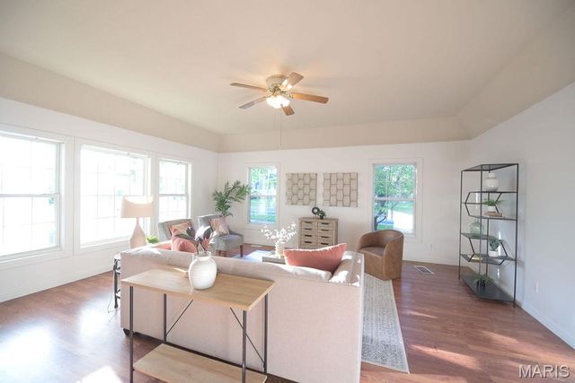802 Hale Avenue, Edwardsville, IL 62025