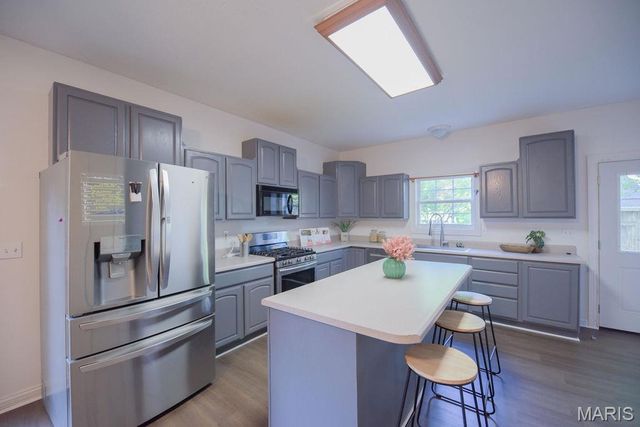 802 Hale Avenue, Edwardsville, IL 62025