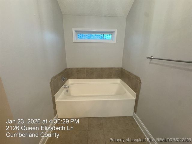 2126 Queen Elizabeth Lane, Hope Mills, NC 28348