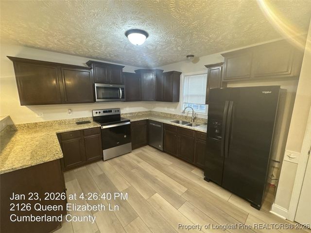 2126 Queen Elizabeth Lane, Hope Mills, NC 28348