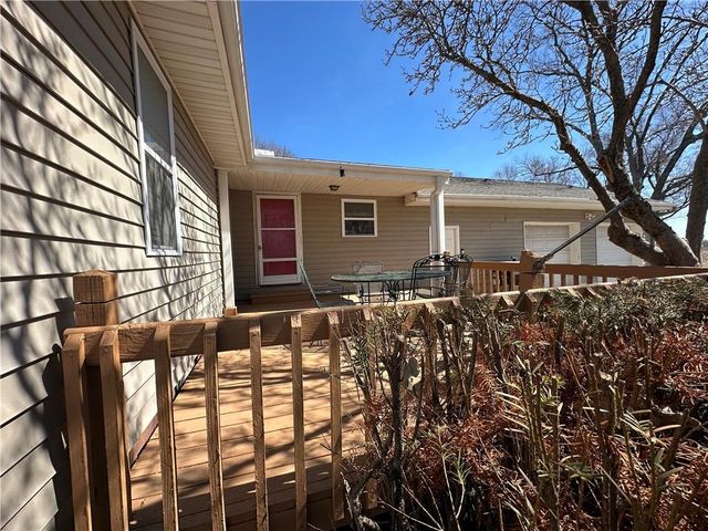 13641 Hollingsworth Road, Kansas City, KS 66109