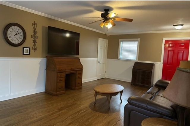 13641 Hollingsworth Road, Kansas City, KS 66109