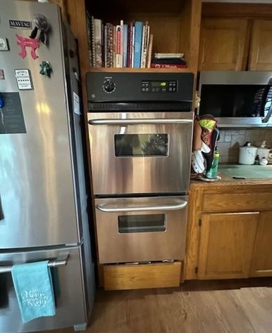 13641 Hollingsworth Road, Kansas City, KS 66109