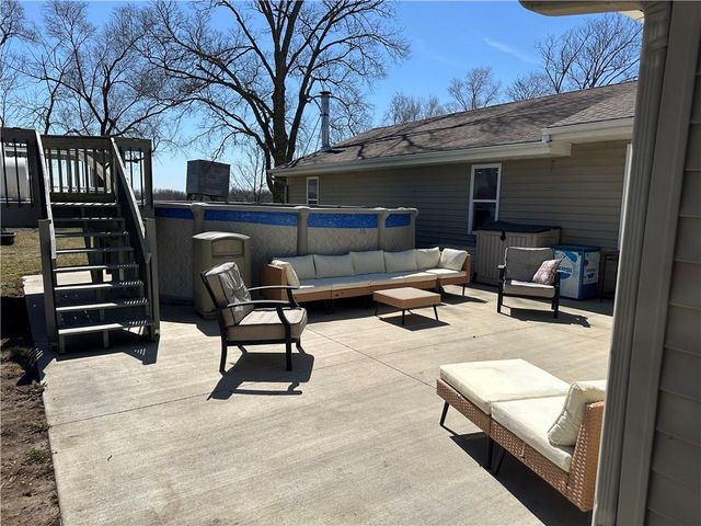 13641 Hollingsworth Road, Kansas City, KS 66109