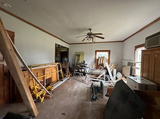 13641 Hollingsworth Road, Kansas City, KS 66109