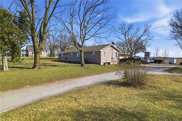 13641 Hollingsworth Road, Kansas City, KS 66109