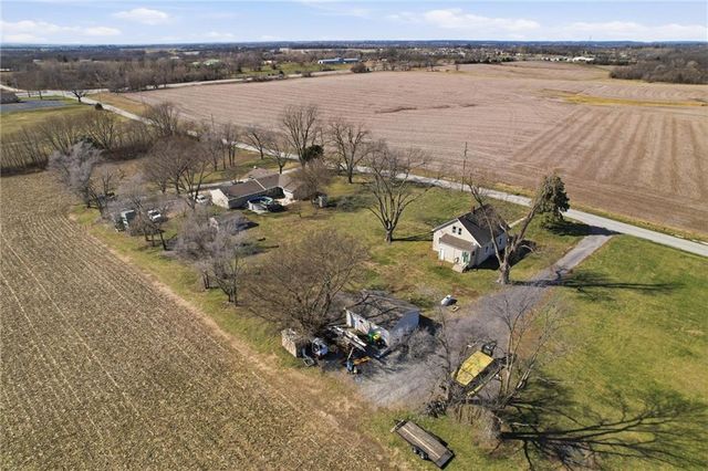 13641 Hollingsworth Road, Kansas City, KS 66109