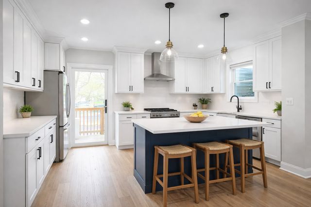 6953 S Elizabeth Street, Chicago, IL 60636