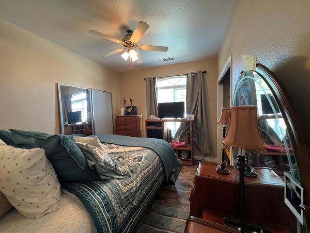 2727 Eshom Creek Court, Tulare, CA 93274