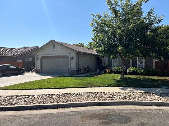 2727 Eshom Creek Court, Tulare, CA 93274