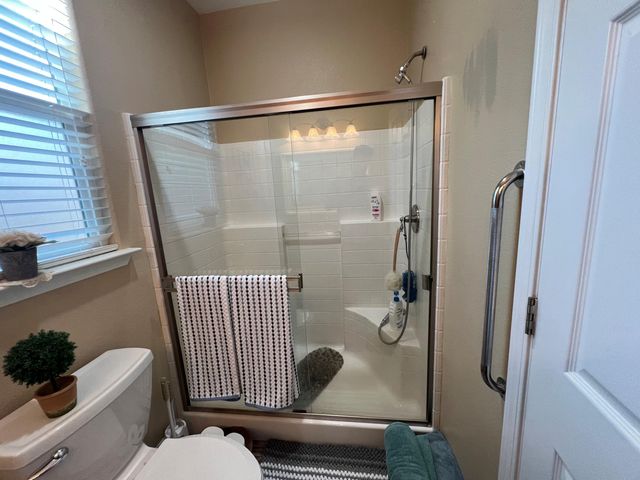 2727 Eshom Creek Court, Tulare, CA 93274