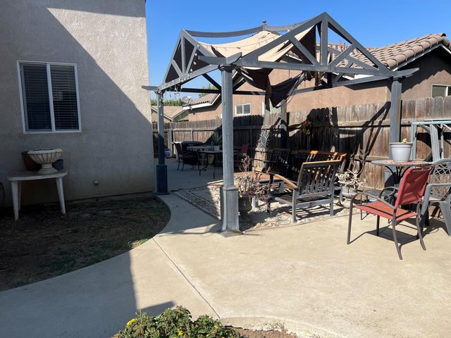 2727 Eshom Creek Court, Tulare, CA 93274