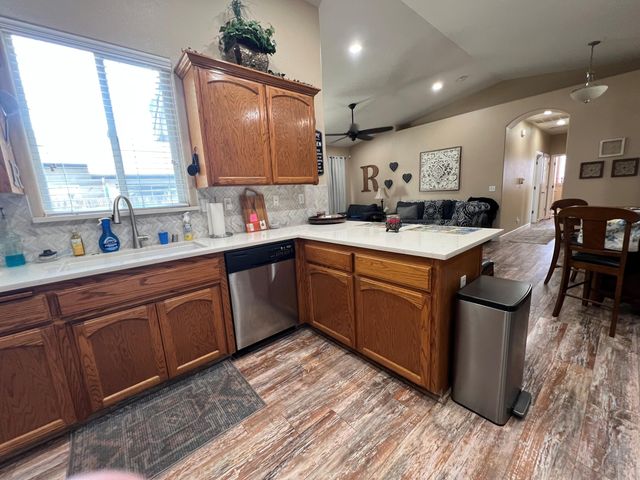 2727 Eshom Creek Court, Tulare, CA 93274