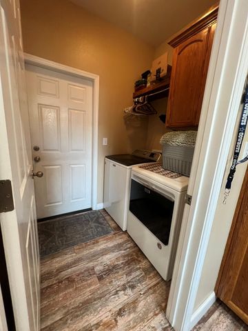 2727 Eshom Creek Court, Tulare, CA 93274