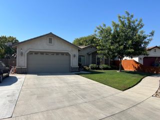 2727 Eshom Creek Court, Tulare, CA 93274