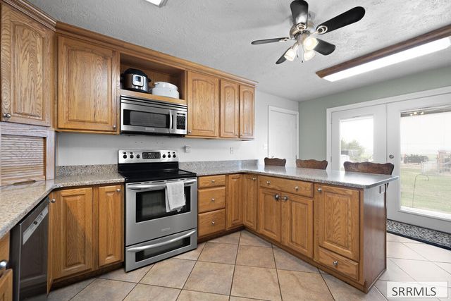 682 E 1100 N, Shelley, ID 83274