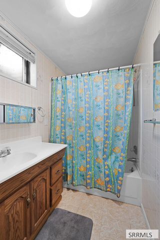 682 E 1100 N, Shelley, ID 83274