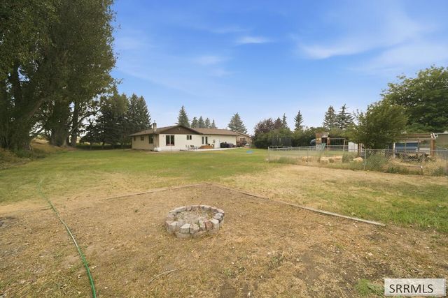 682 E 1100 N, Shelley, ID 83274