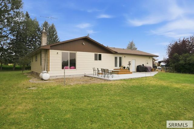682 E 1100 N, Shelley, ID 83274