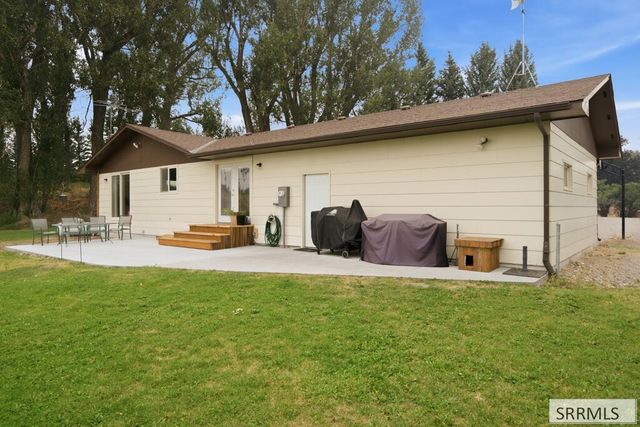 682 E 1100 N, Shelley, ID 83274
