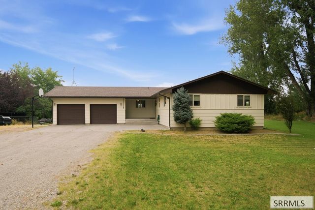 682 E 1100 N, Shelley, ID 83274