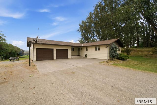 682 E 1100 N, Shelley, ID 83274