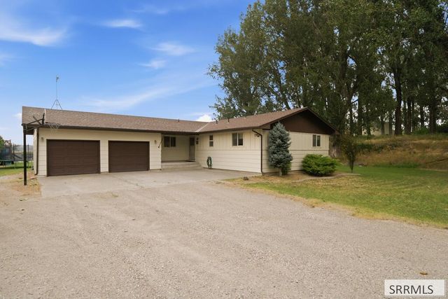 682 E 1100 N, Shelley, ID 83274