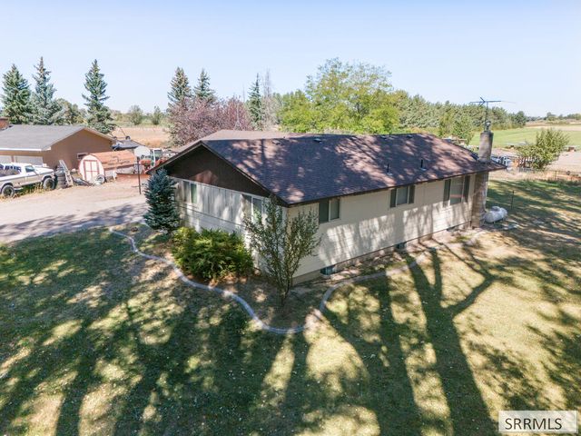 682 E 1100 N, Shelley, ID 83274