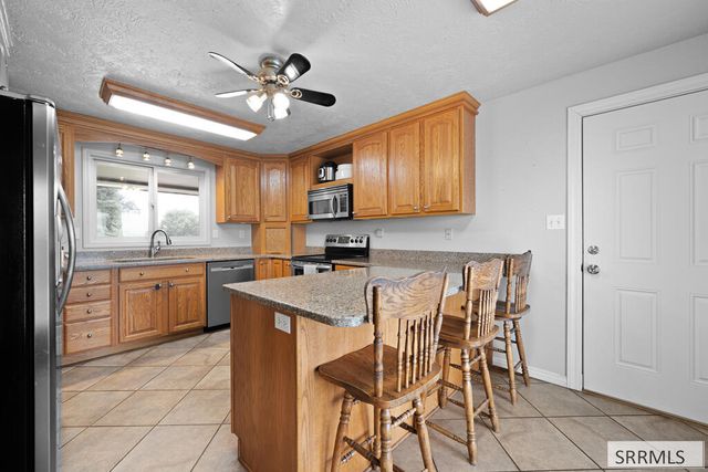 682 E 1100 N, Shelley, ID 83274