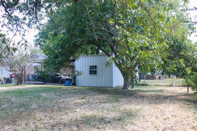 1417 williamsburg Road, Greenville, TX 75401