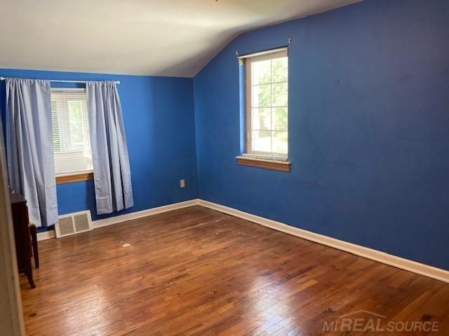 8641 Harding Street, Center Line, MI 48015