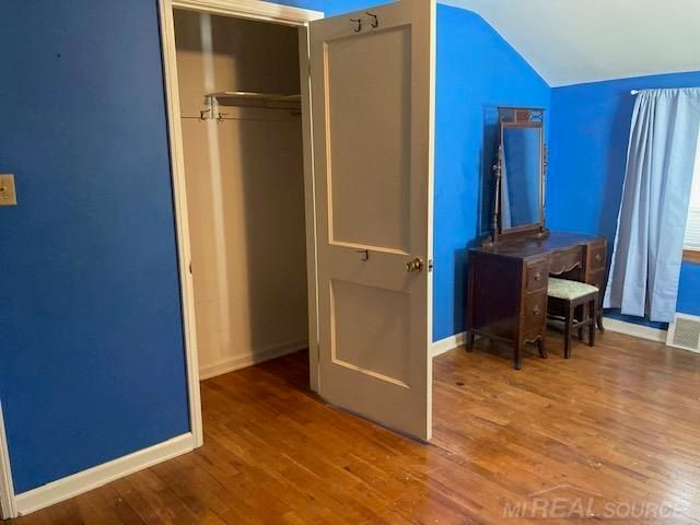 8641 Harding Street, Center Line, MI 48015
