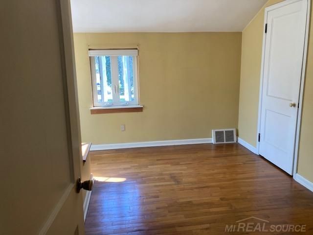 8641 Harding Street, Center Line, MI 48015