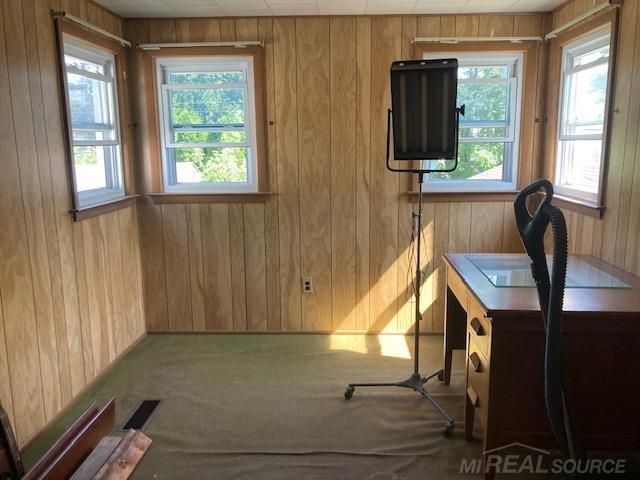 8641 Harding Street, Center Line, MI 48015