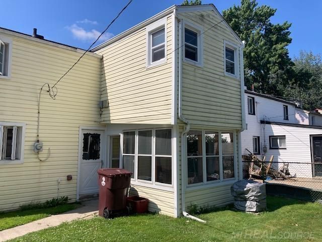 8641 Harding Street, Center Line, MI 48015