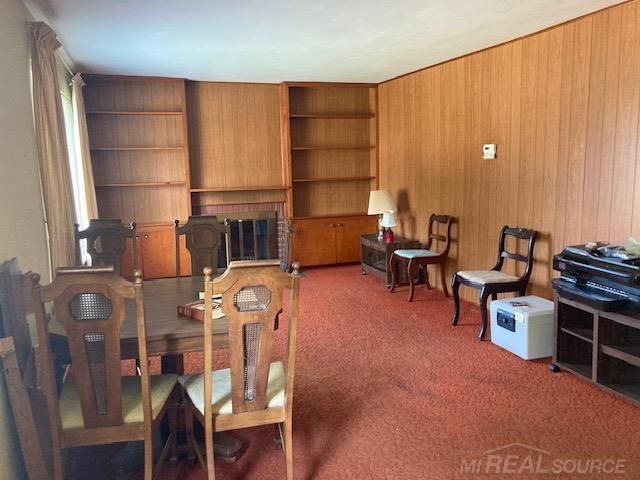 8641 Harding Street, Center Line, MI 48015