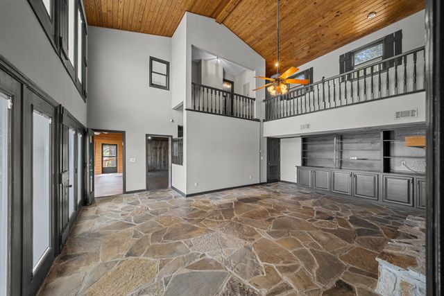 101 Woodland Pt, Estill Springs, TN 37330