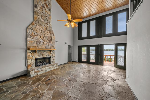 101 Woodland Pt, Estill Springs, TN 37330