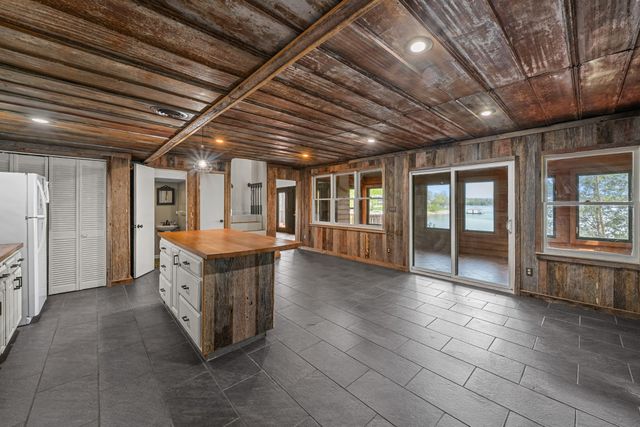 101 Woodland Pt, Estill Springs, TN 37330