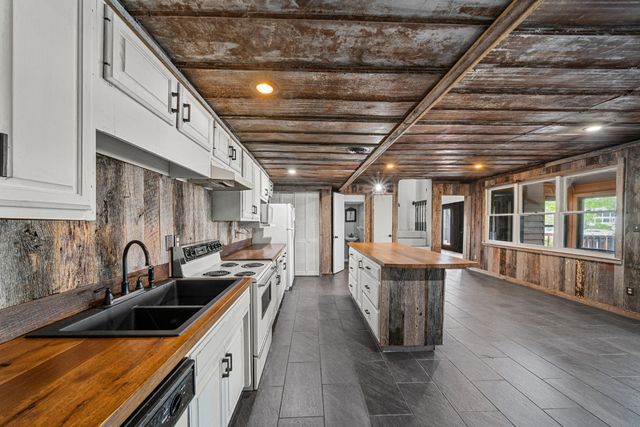 101 Woodland Pt, Estill Springs, TN 37330