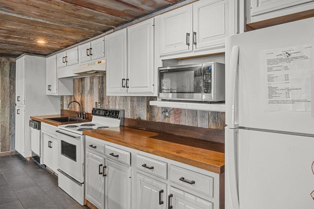 101 Woodland Pt, Estill Springs, TN 37330