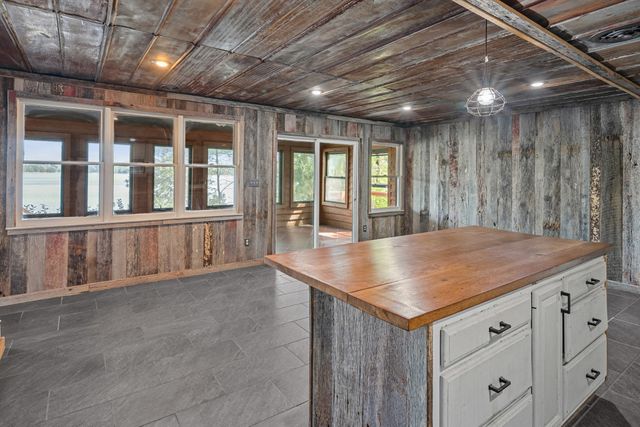 101 Woodland Pt, Estill Springs, TN 37330