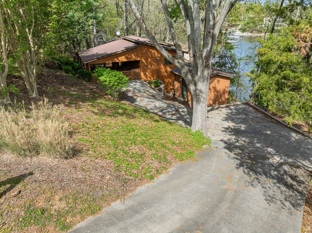 101 Woodland Pt, Estill Springs, TN 37330