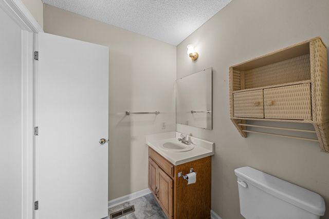 101 Woodland Pt, Estill Springs, TN 37330
