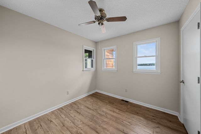 101 Woodland Pt, Estill Springs, TN 37330